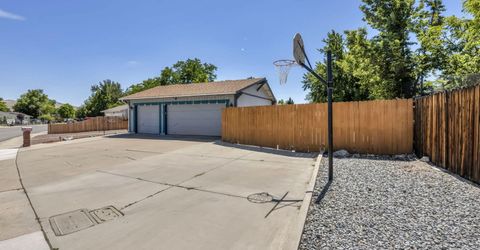 345 E Gault Way, Sparks, NV 89431 Photo