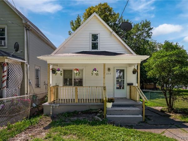 2215 Cudaback Avenue , Niagara Falls, NY 14303