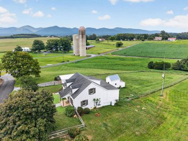 9718 VALLEY VIEW RD, MCGAHEYSVILLE, VA 22840
