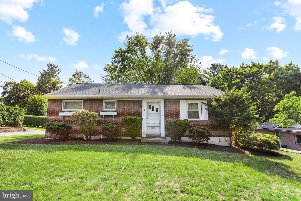 318 DILLER DRIVE , AKRON, PA 17501