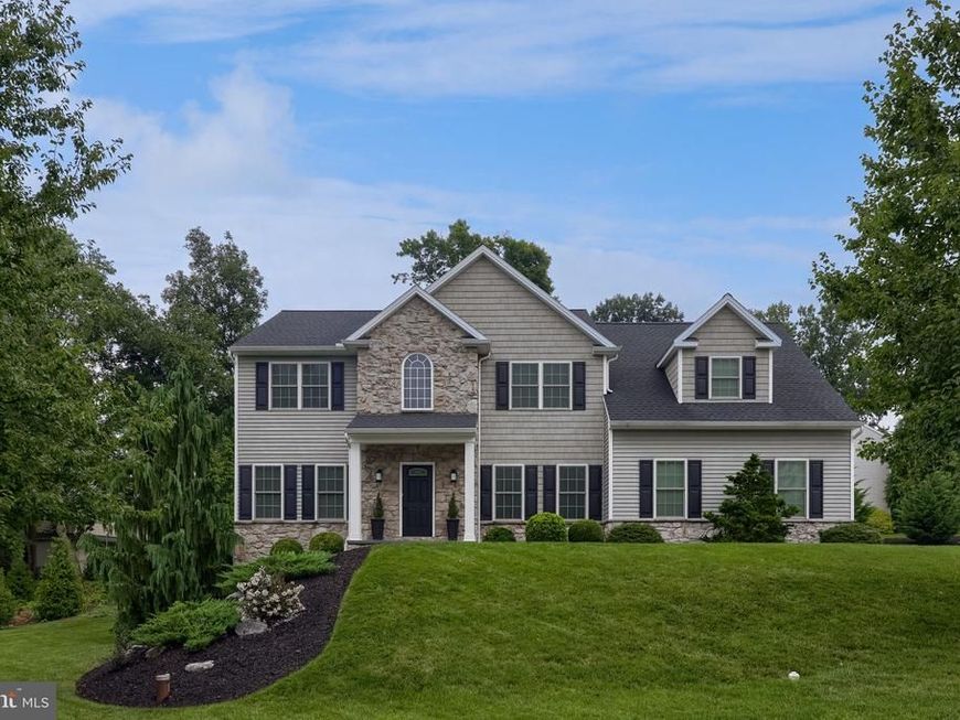 111 Crimson Lane, Elizabethtown, PA 17022 Main Photo