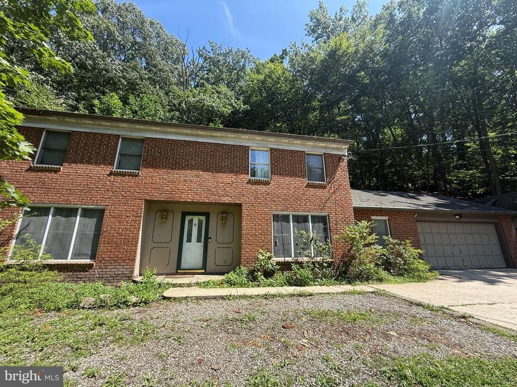 879 SAND HILL ROAD, HERSHEY, PA 17033