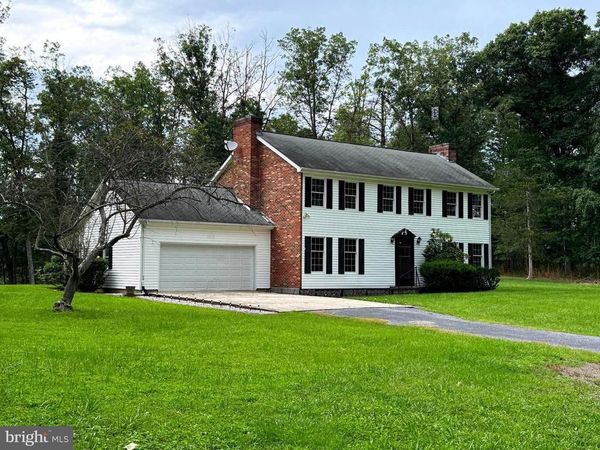 6859 US HIGHWAY 220 N , OLD FIELDS, WV 26845