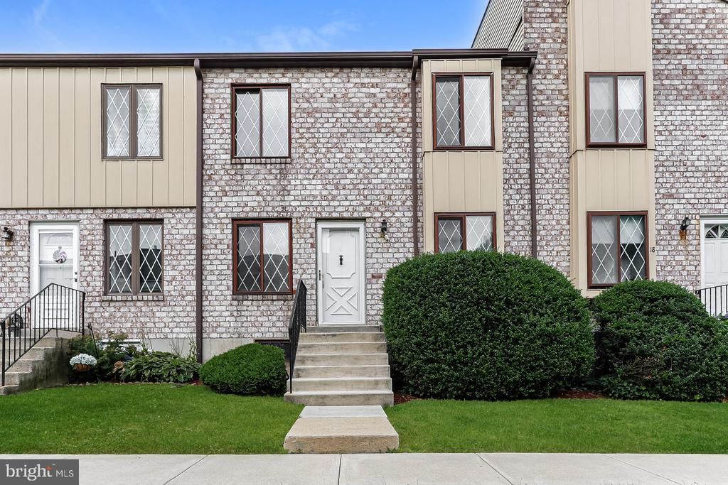 5200 HILLTOP DRIVE, BROOKHAVEN, PA 19015