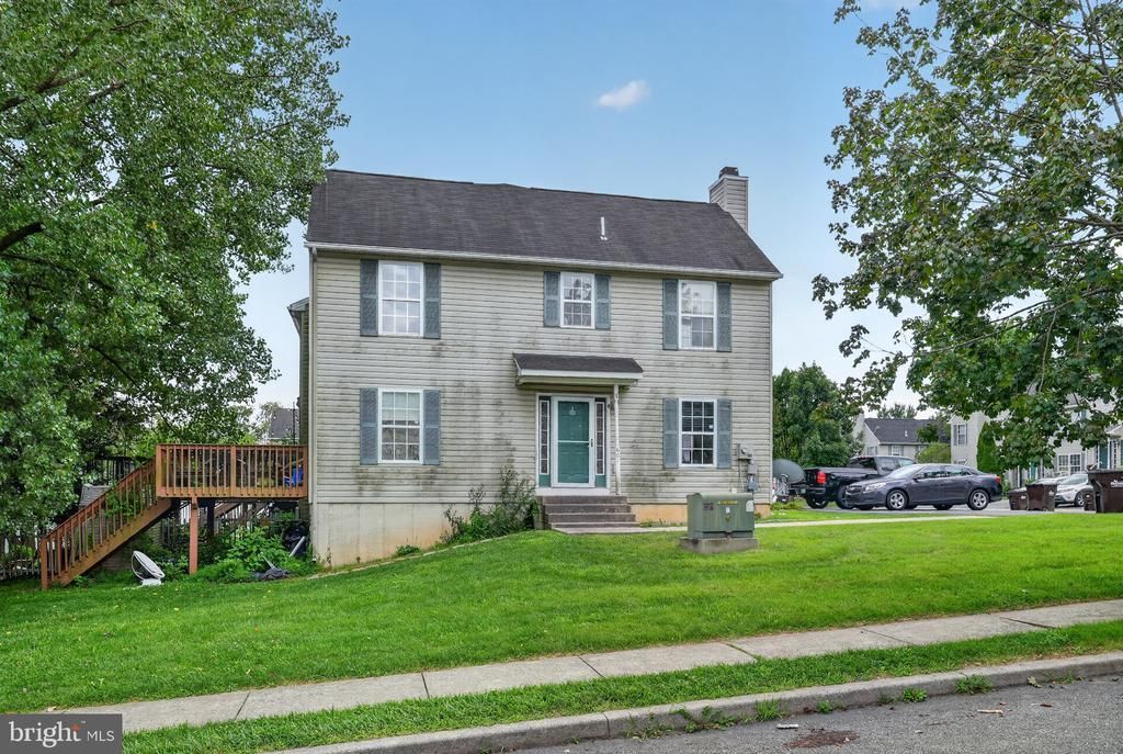 601 ABBE COURT , FREEMANSBURG, PA 18017