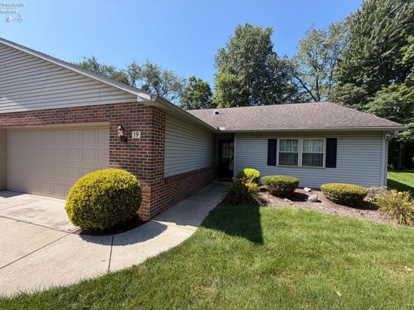 19 Ridgewood Drive, Norwalk, OH 44857