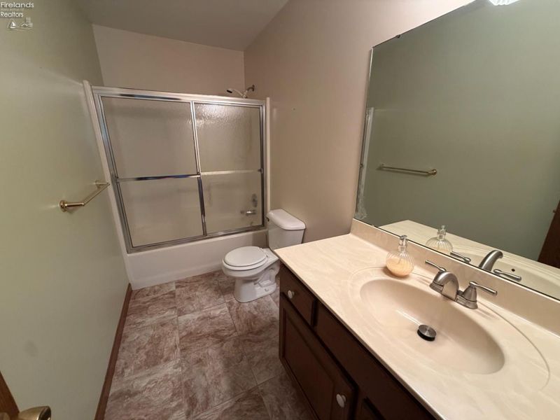19 Ridgewood Drive, Norwalk, OH 44857 Photo 8