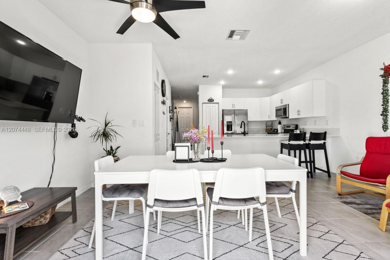 11438 W 34th Ct , Unit 11438, Hialeah, FL 33018 Photo