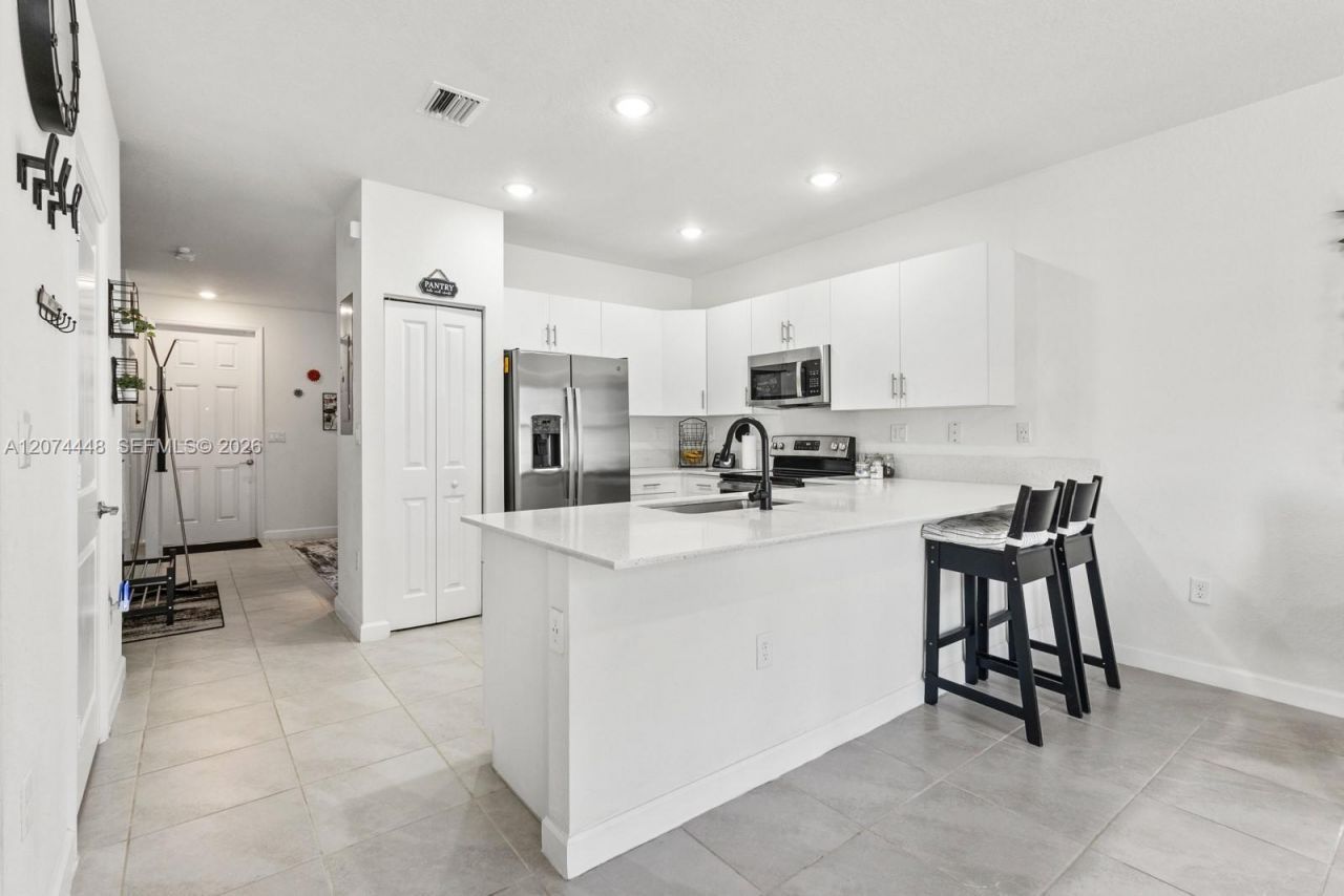 11438 W 34th Ct, Unit 11438, Hialeah, FL 33018 Photo