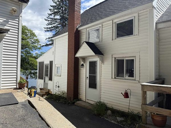 572 S Main Street, Wolfeboro, NH 03894