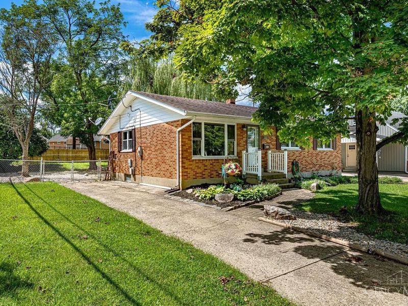 635 Stafford Drive, Hamilton, OH 45013 Photo 2