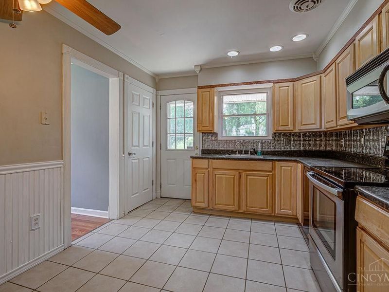 635 Stafford Drive, Hamilton, OH 45013 Photo 9
