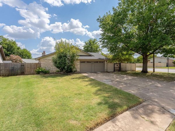 1201 Wayne DR, Round Rock, TX 78664