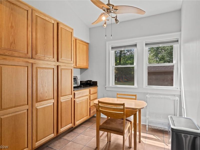 3322 E Fairfax Road, Cleveland Heights, OH 44118 Photo 12