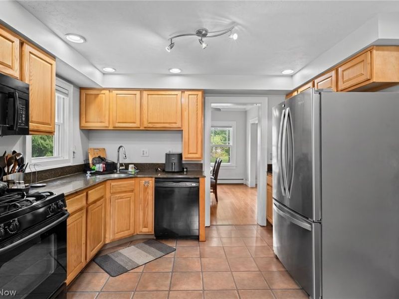 3322 E Fairfax Road, Cleveland Heights, OH 44118 Photo 8