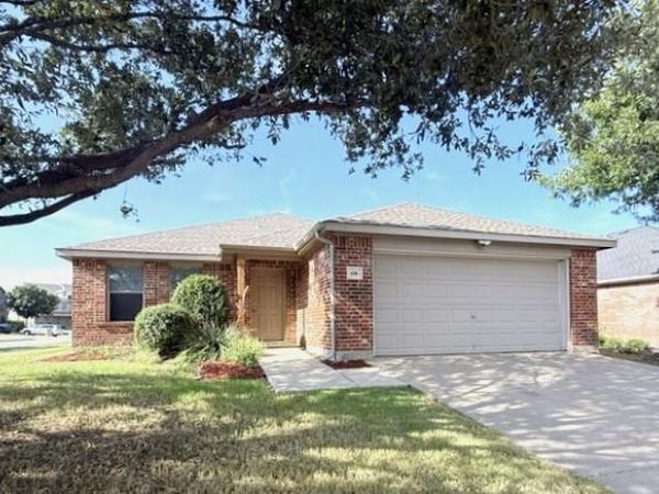 436 Emerald Creek Drive, Fort Worth, TX 76131