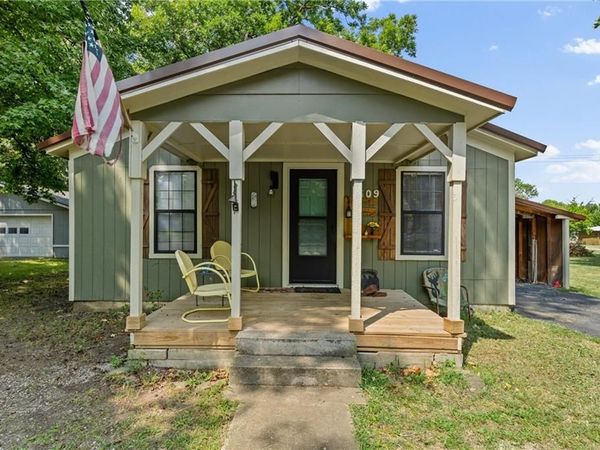509 N State Street, Caney, KS 67333