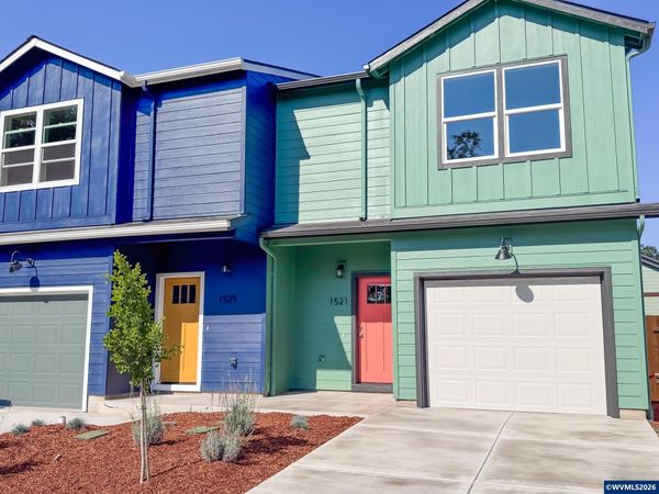 1521 11th St, Dallas, OR 97338