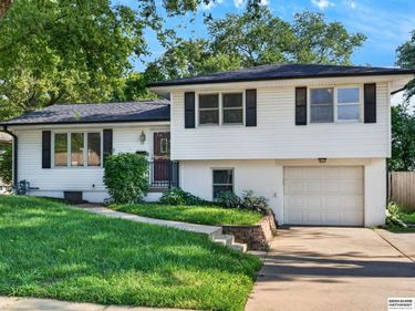 28 Crestwood Drive, Council Bluffs, IA 51503