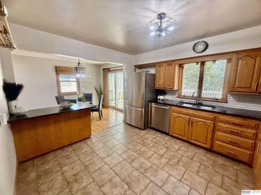 28 Crestwood Drive, Council Bluffs, IA 51503