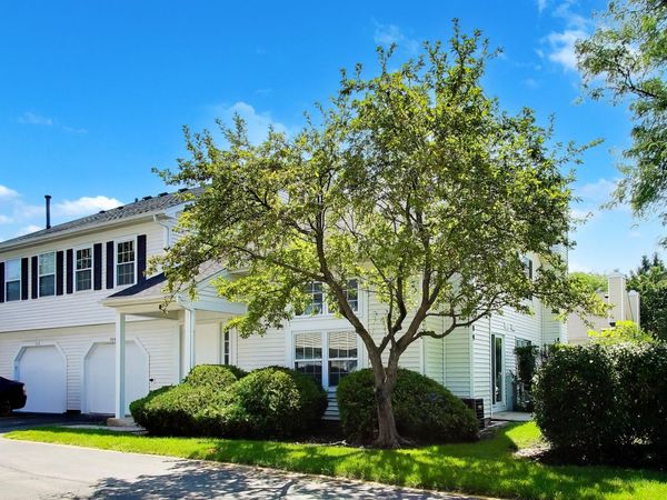 509 East Avenue , Streamwood, IL 60107