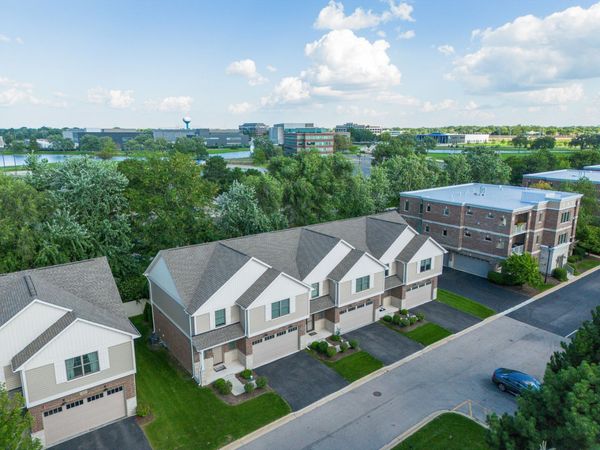 411 W Pierce Road, Itasca, IL 60143