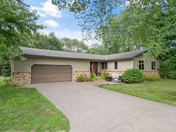 121 Marvy Street , Lino Lakes, MN 55014
