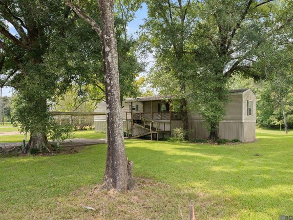 11293 La Hwy 22, St Amant, LA 70774