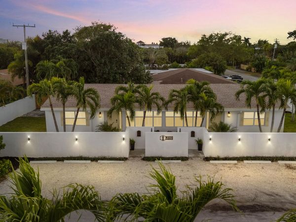 2000 NE 17TH Court, Unit 1-2, Fort Lauderdale, FL 33305