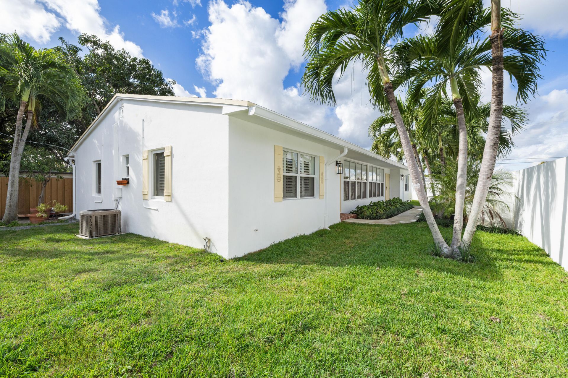 2000 NE 17th Court, Unit 1-2, Fort Lauderdale, FL 33305 Photo