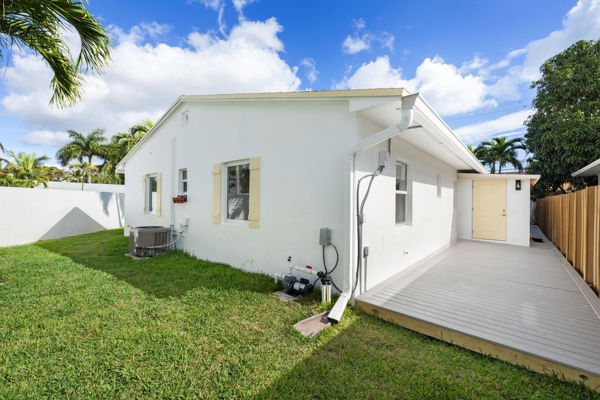 2000 NE 17th Court, Unit 1-2, Fort Lauderdale, FL 33305 Photo