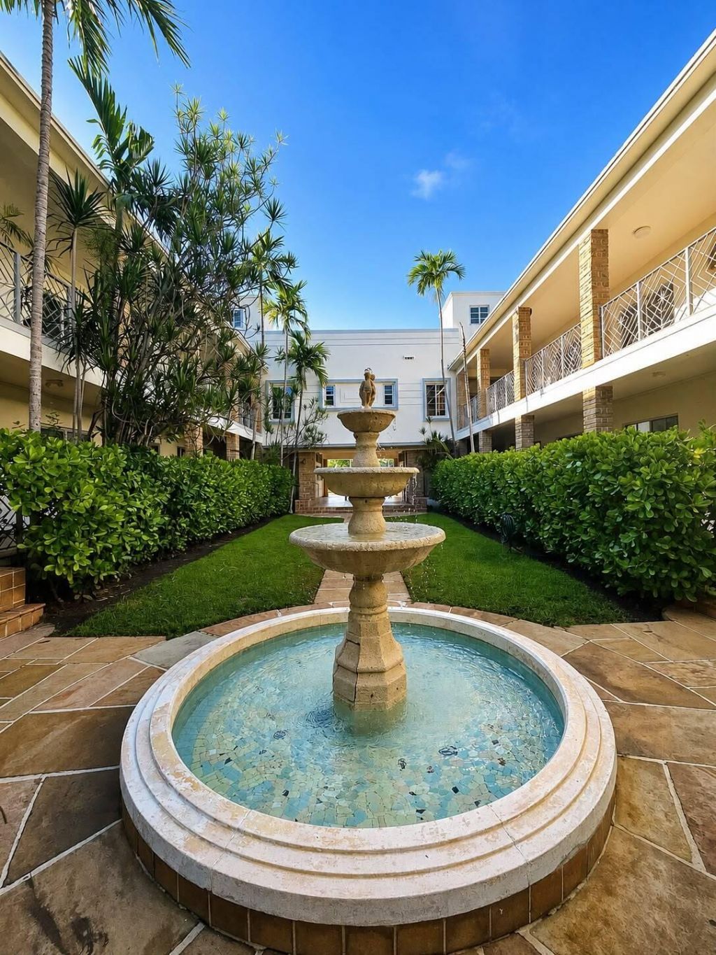 2131 Calais Drive, Unit 7, Miami Beach, FL 33141 Photo
