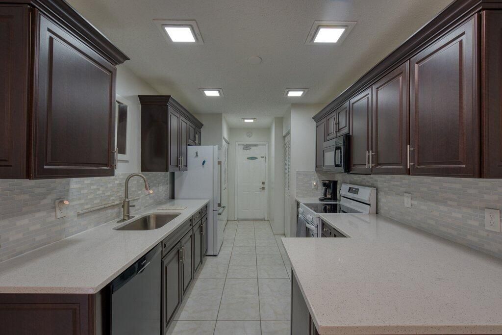 888 NE Maranta Terrado, Jensen Beach, FL 34957 Photo