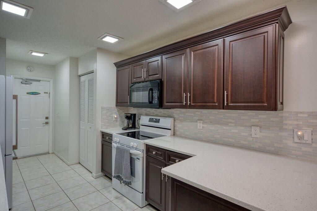 888 NE Maranta Terrado, Jensen Beach, FL 34957 Photo