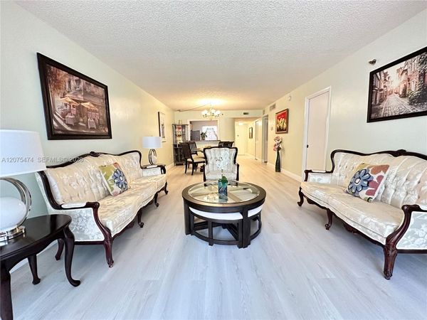 3910 Inverrary Blvd , Unit 202-B, Lauderhill, FL 33319