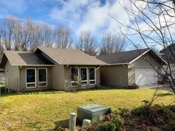 128 Fawn Circle, Shady Cove, OR 97539