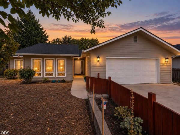 128 Fawn Circle, Shady Cove, OR 97539