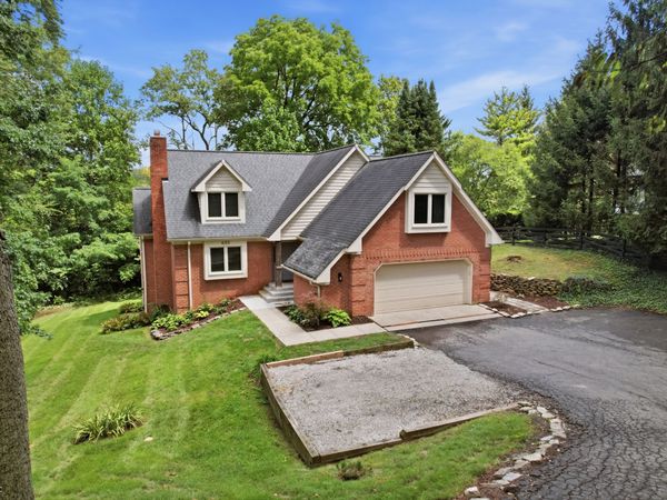 635 Mulberry Street , Zionsville, IN 46077
