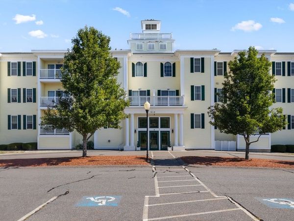 1818 Main Street, Unit 216, Holden, MA 01520