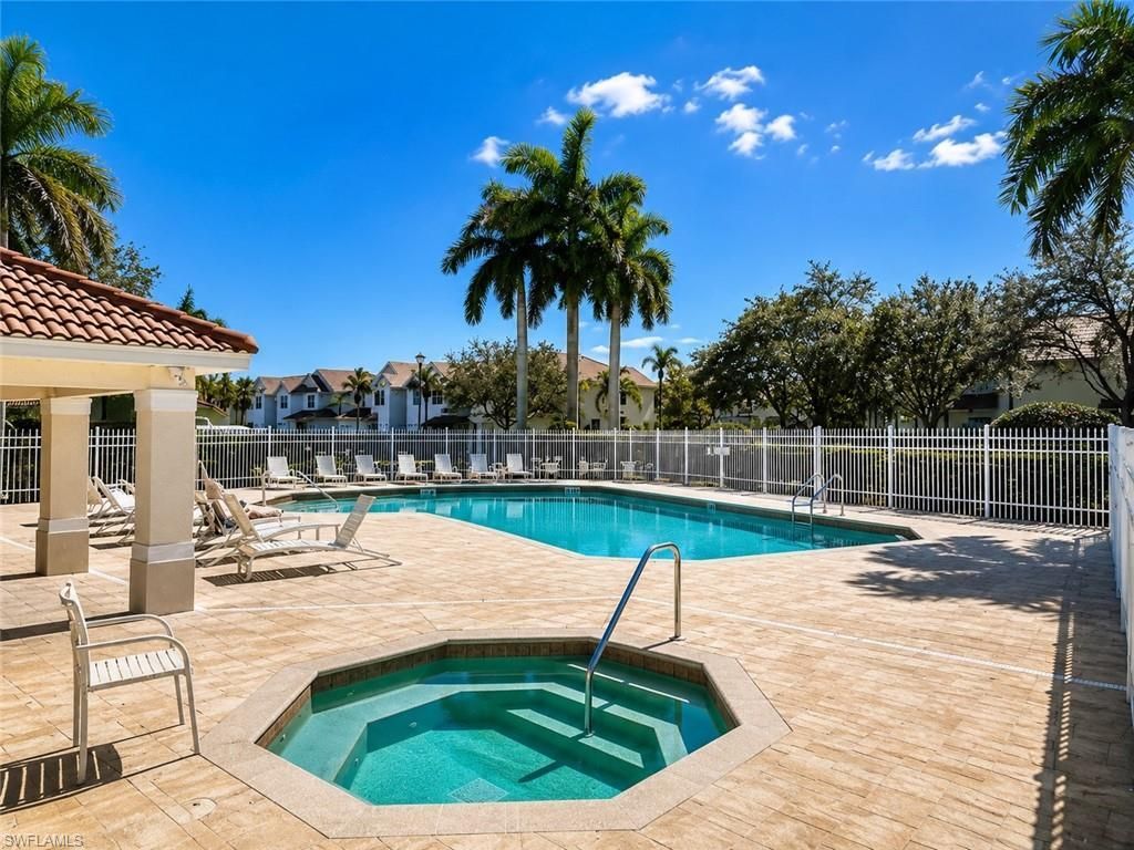 912 Hampton Cir , Unit 92, Naples, FL 34105 Photo