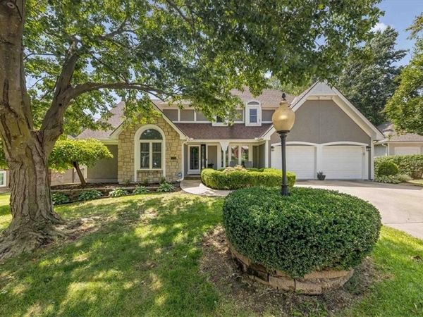 6728 N Quincy Circle, Kansas City, MO 64119