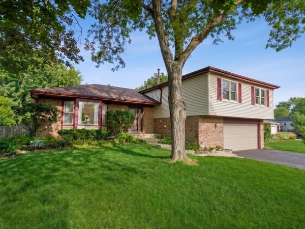1434 Coral Reef Way, Lake Zurich, IL 60047