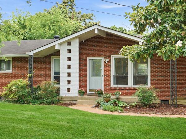 5004 W Durrett Dr, Nashville, TN 37211