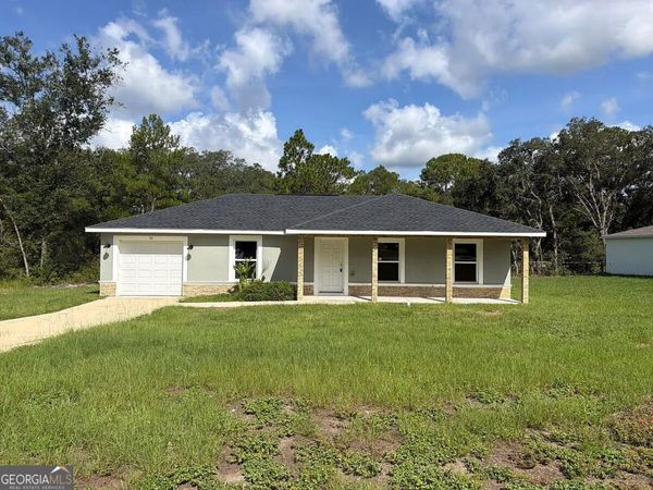 52 Bay Road, Ocklawaha, FL 32179