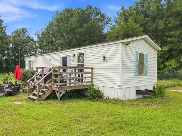 3796 Old Reaves Ferry Rd., Conway, SC 29526