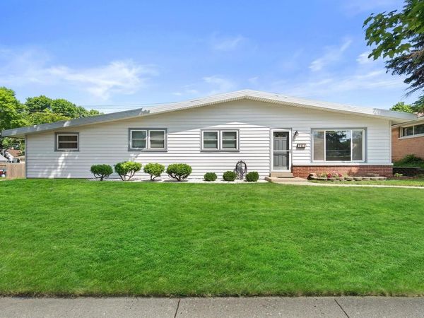 9414 W Oklahoma AVENUE, West Allis, WI 53227