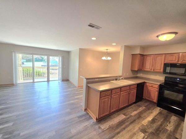 520 Windstone DRIVE, Hartland, WI 53029