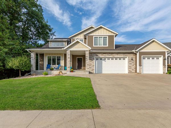 317 Oak Marsh Drive, Mankato, MN 56001