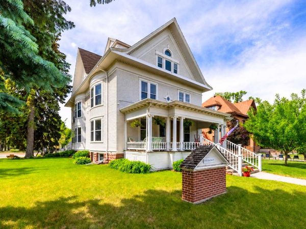 1100 3rd Avenue S, Fargo, ND 58103