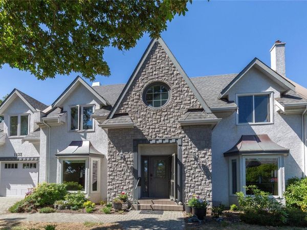 1632 Beach Dr , Oak Bay, BC V8R 6H8